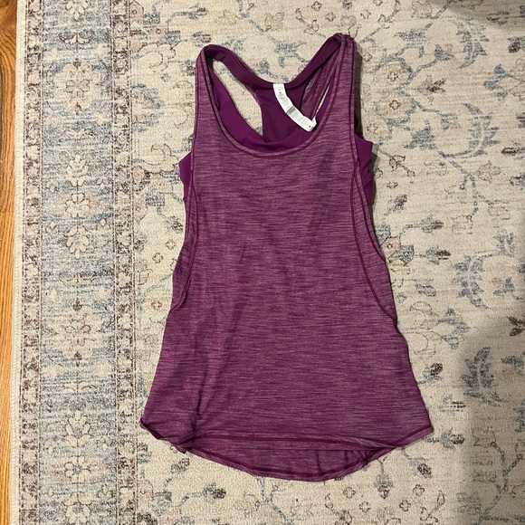 Like new Lululemon workout tank top w/ built in bra - Picture 1 of 3